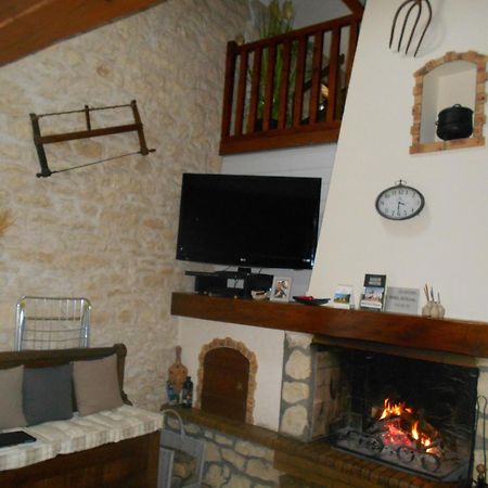 Marais Poitevin Bord Riviere Peche ,Barque, Velos, Wifi, Linge, Cheminee, Cuisine, Terrain De Boules La Taillee エクステリア 写真