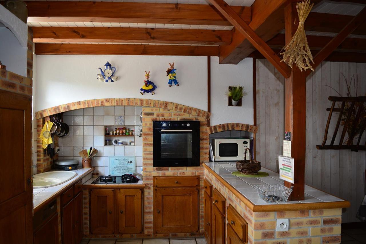 Marais Poitevin Bord Riviere Peche ,Barque, Velos, Wifi, Linge, Cheminee, Cuisine, Terrain De Boules La Taillee エクステリア 写真